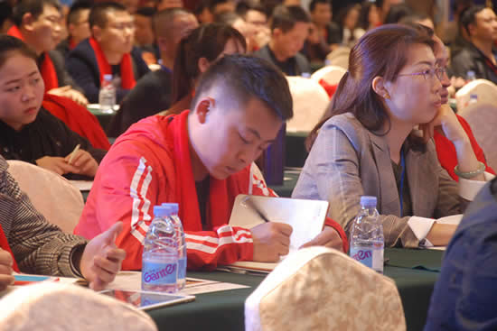 伊盾10載，贏領未來——伊盾門窗即將舉辦第八屆經銷商戰略峰會！09